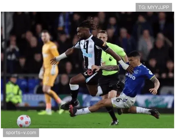 保级生死战:埃弗顿1-0小胜布伦特福德逃离降级区